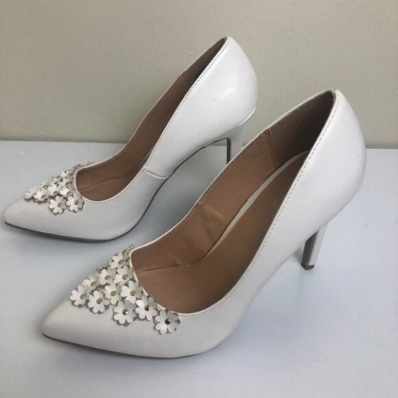 Lauren Conrad Women's White Petal Flowers High Heel Pumps  Size 9.5 M - Picture 4 of 11